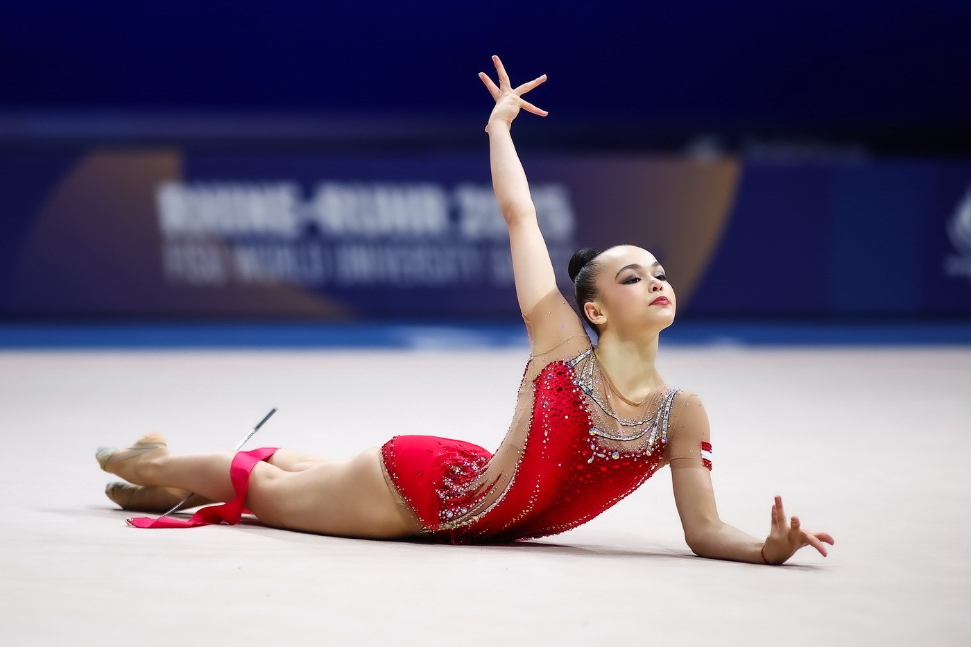 Maya Nickonchuk heart gesture